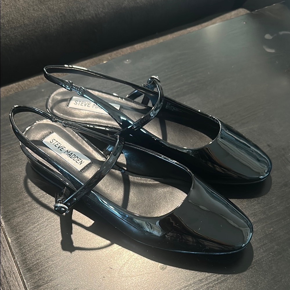 Steve Madden Baskin Flats